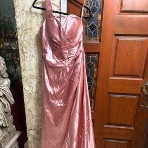 Elegant Corset Dress. Stunning pink gown with train size 8